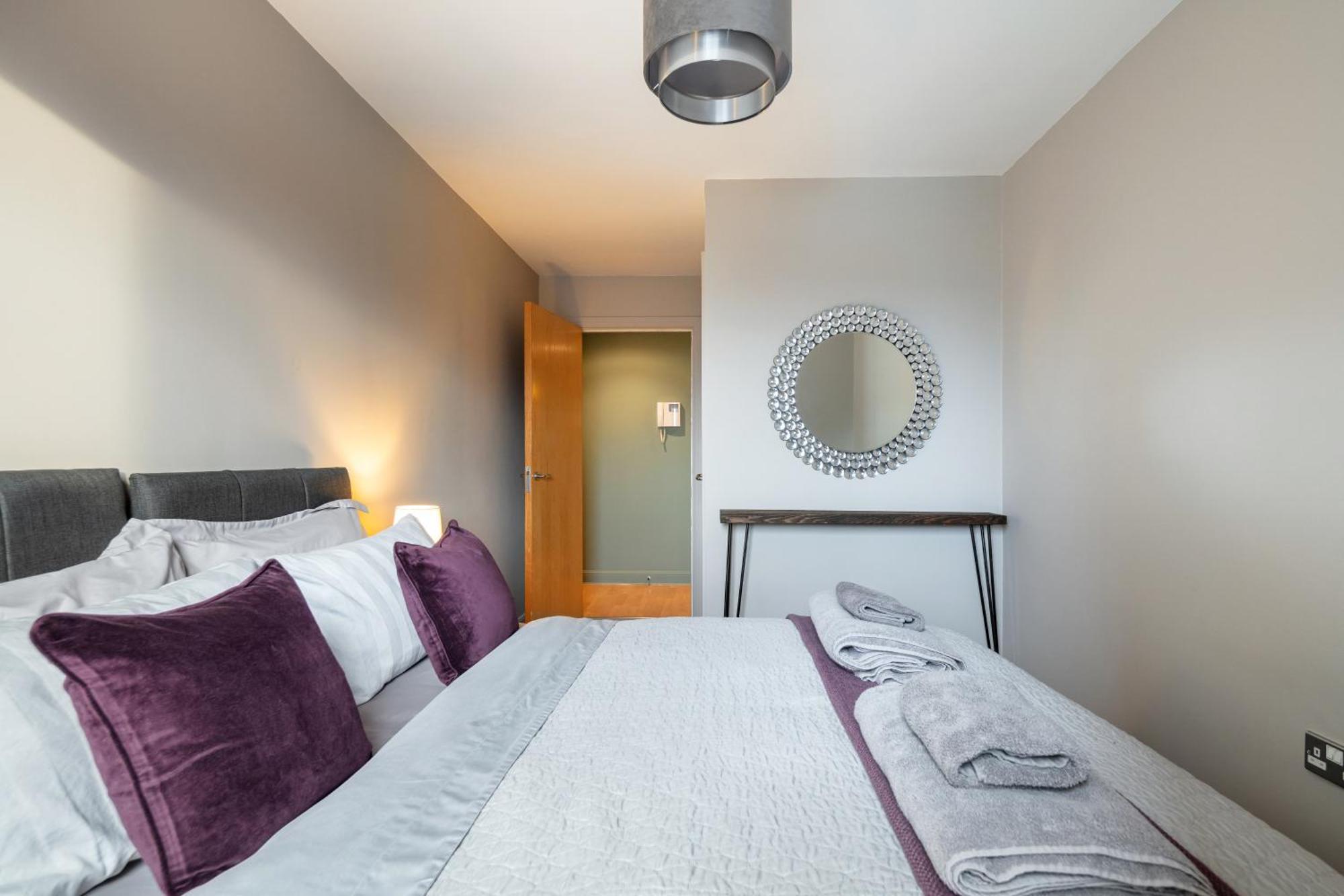 Excel, O2, Canary Wharf, London City Airport - Free Parking Esterno foto